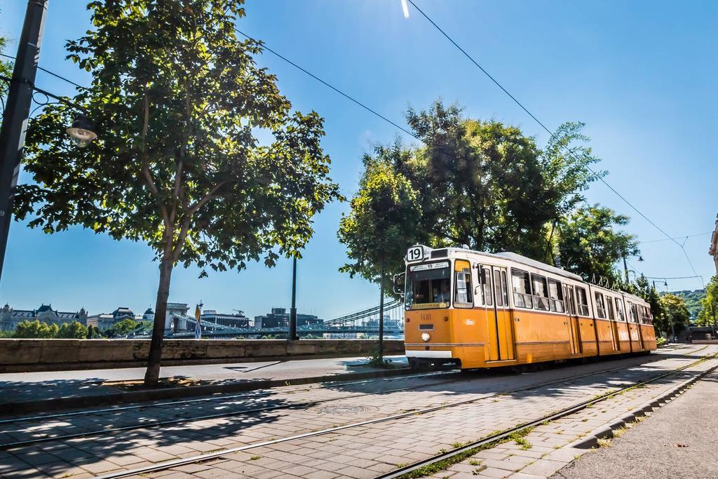 Mickey'S Chain Bridge Apartments Budapeste Exterior foto